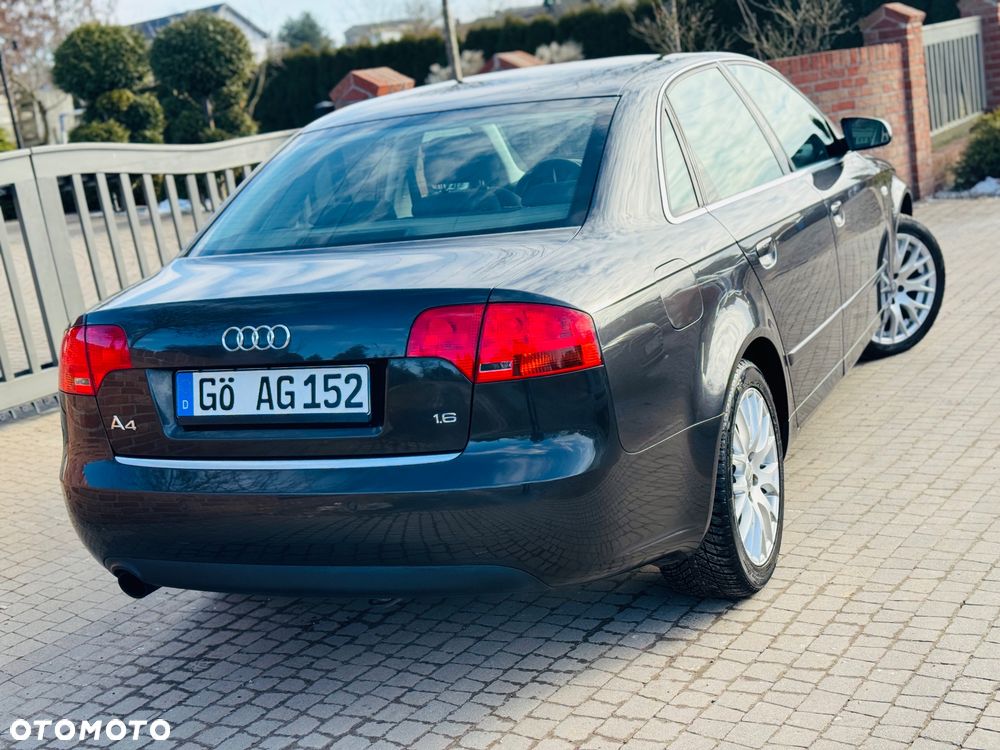 Audi A4 Limousine - 13