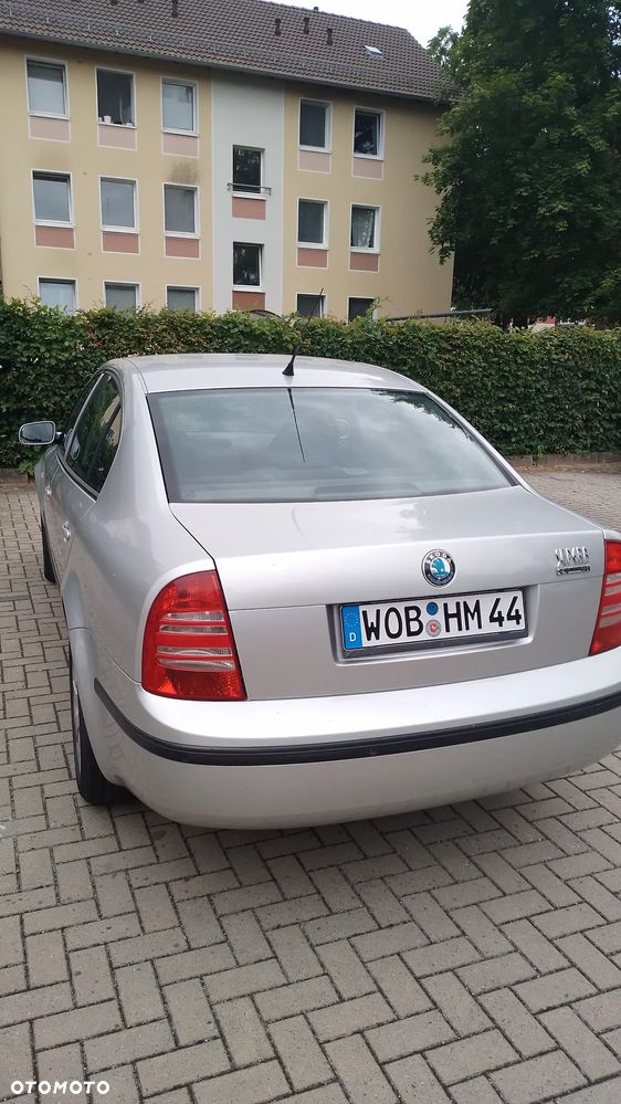 Skoda Superb 2.8 V6 Classic - 10
