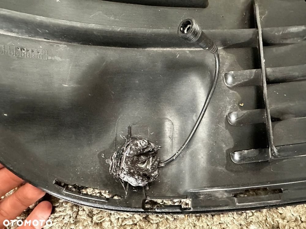 MERCEDES BENZ C-KL W205 14 - Atrapa kratka zderzaka prawa A2058854123 - 8