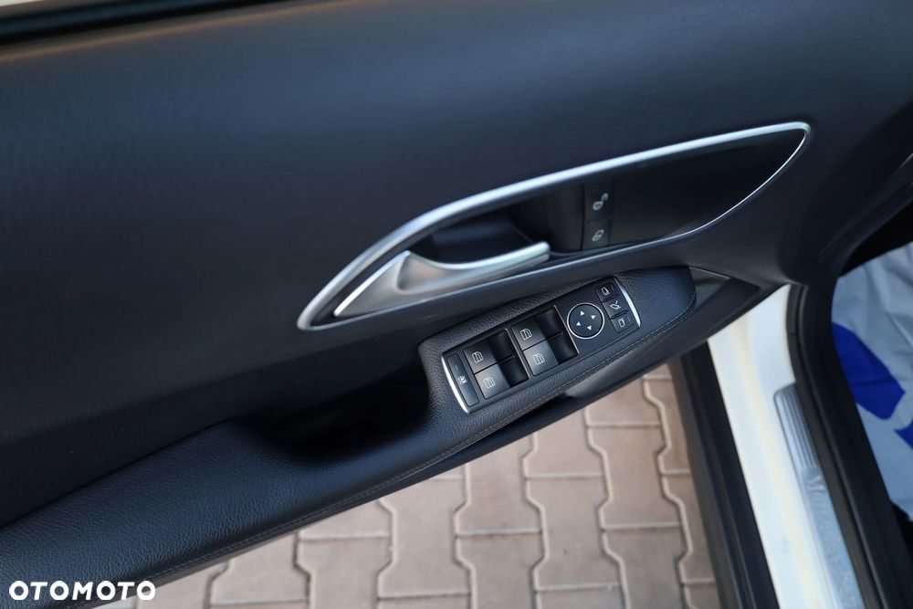 Mercedes-Benz GLA 250 7G-DCT Style - 15