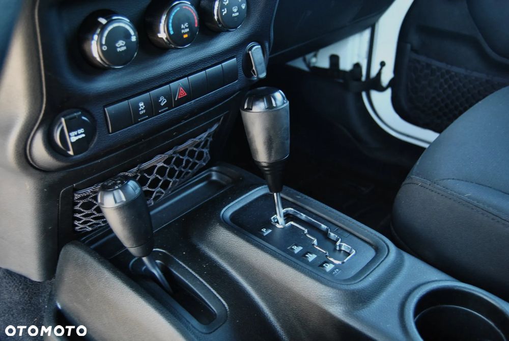 Jeep Wrangler - 14