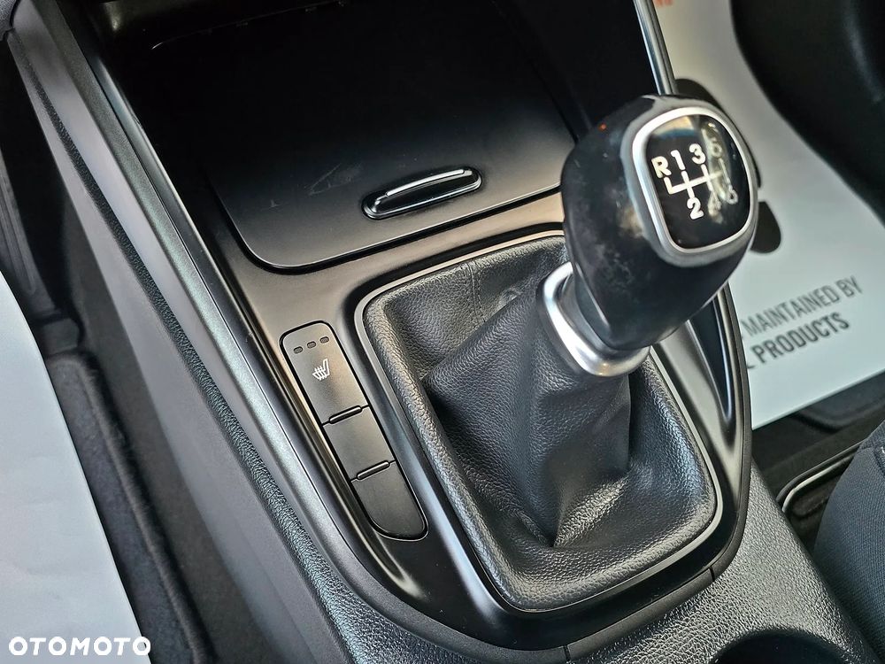 Kia Carens 1.6 GDI L 7os EU6 - 25