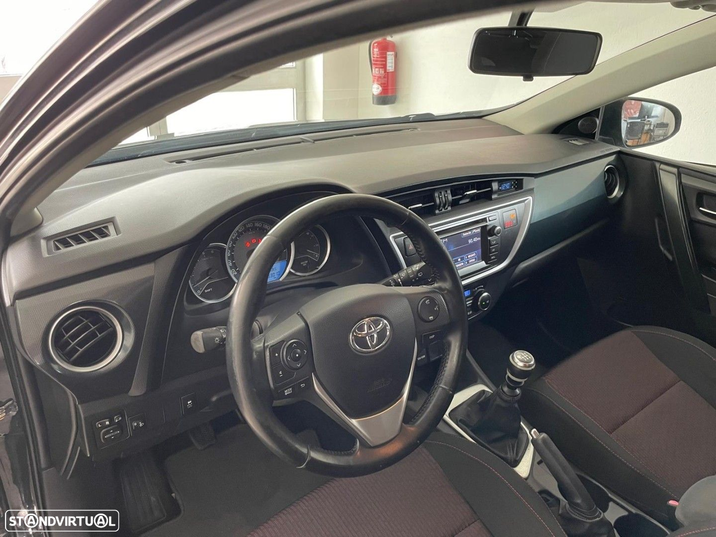 Toyota Auris 1.4 D-4D Exclusive+P.Sport - 7