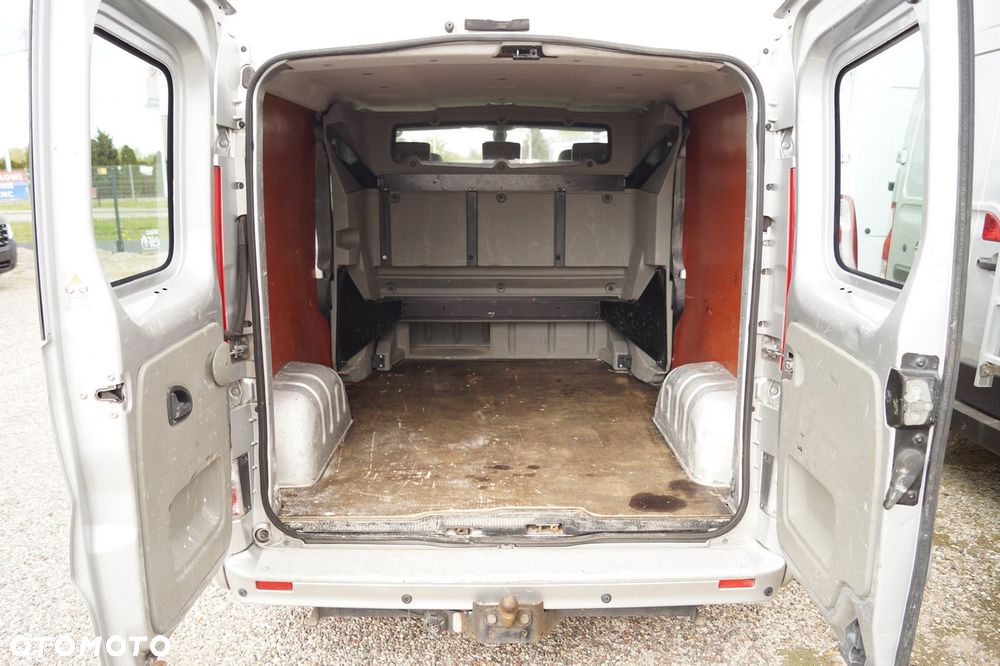 Renault Trafic - 23