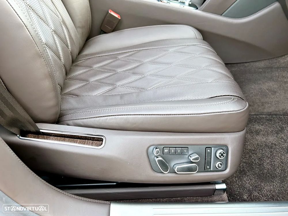 Bentley Continental Flying Spur - 36