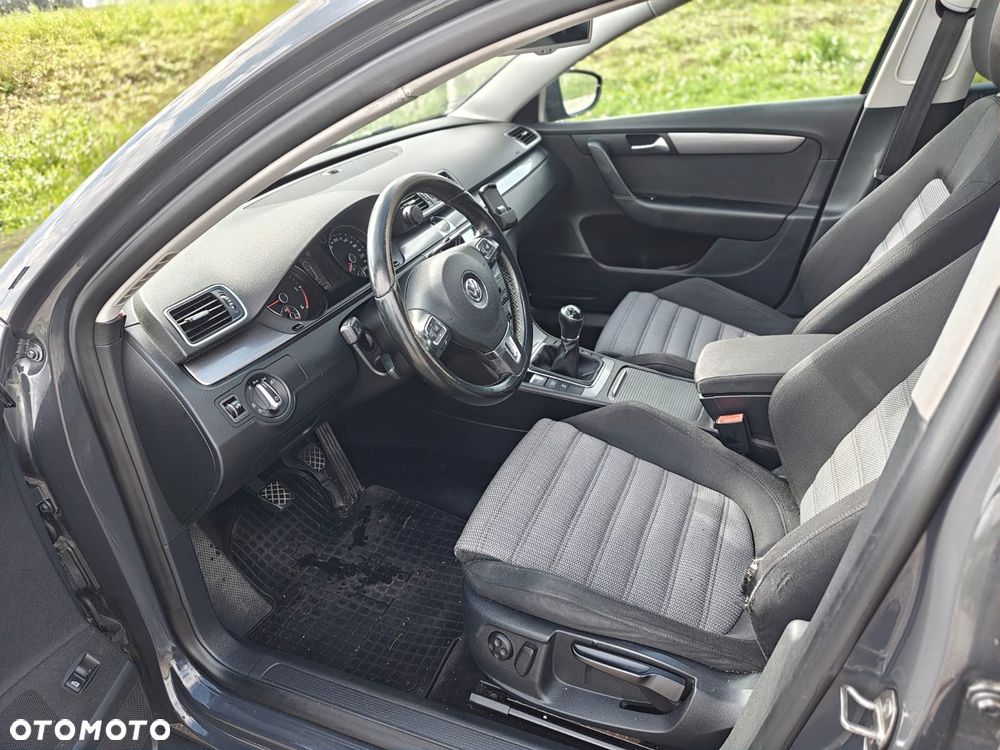 Volkswagen Passat - 5