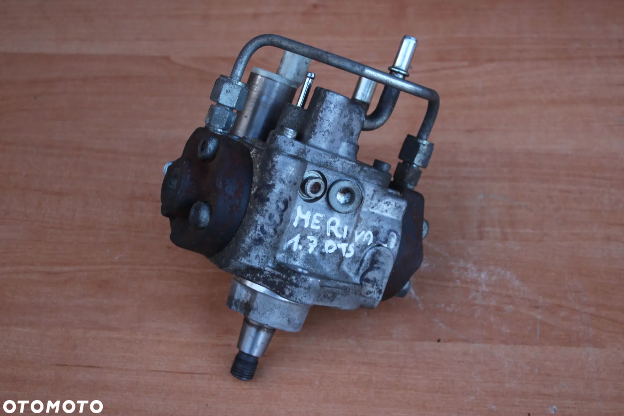 POMPA WTRYSKOWA PALIWA OPEL ASTRA H J ZAFIRA B CORSA D MERIVA B 1.7 CDTI 55575409 - 1