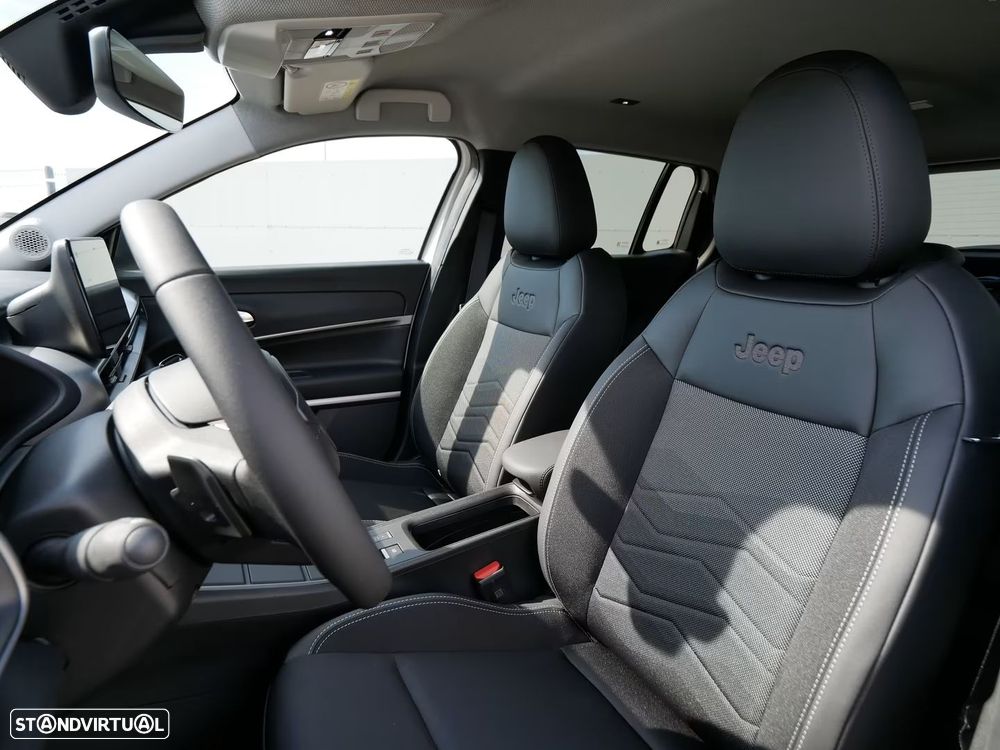 Jeep Avenger 54 kWh Summit Plus - 4