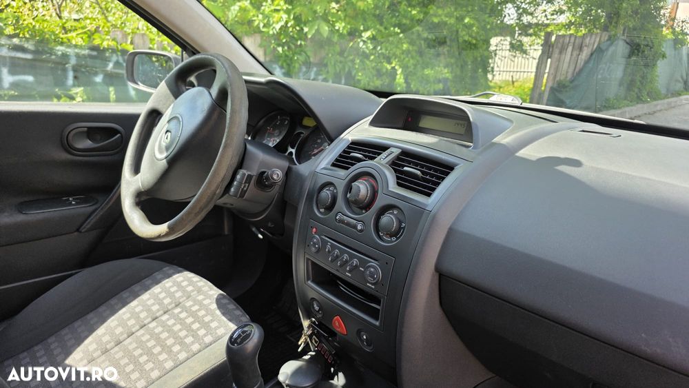 Renault Megane II 1.5 dCi Authentique - 6