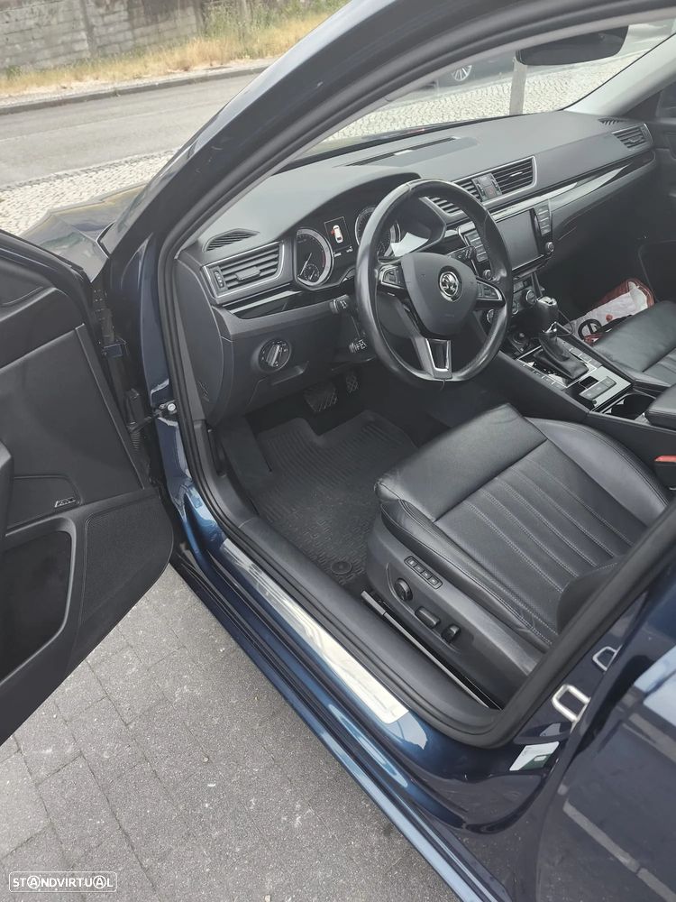 Skoda Superb Break 2.0 TDI Laurin&Klement DSG - 12
