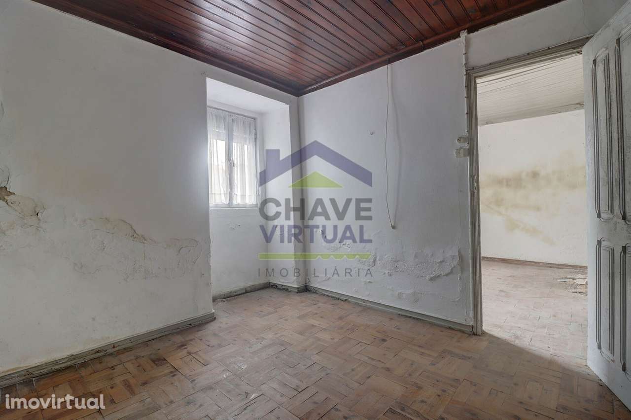 Moradia V2 com Terreno e Anexos - Bombarral - Delgada - Grande imagem: 5/26