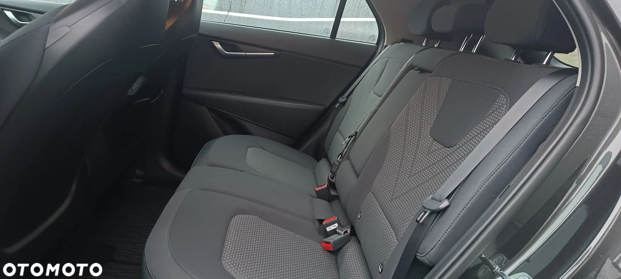 Kia Niro e-Niro 64kWh M - 12