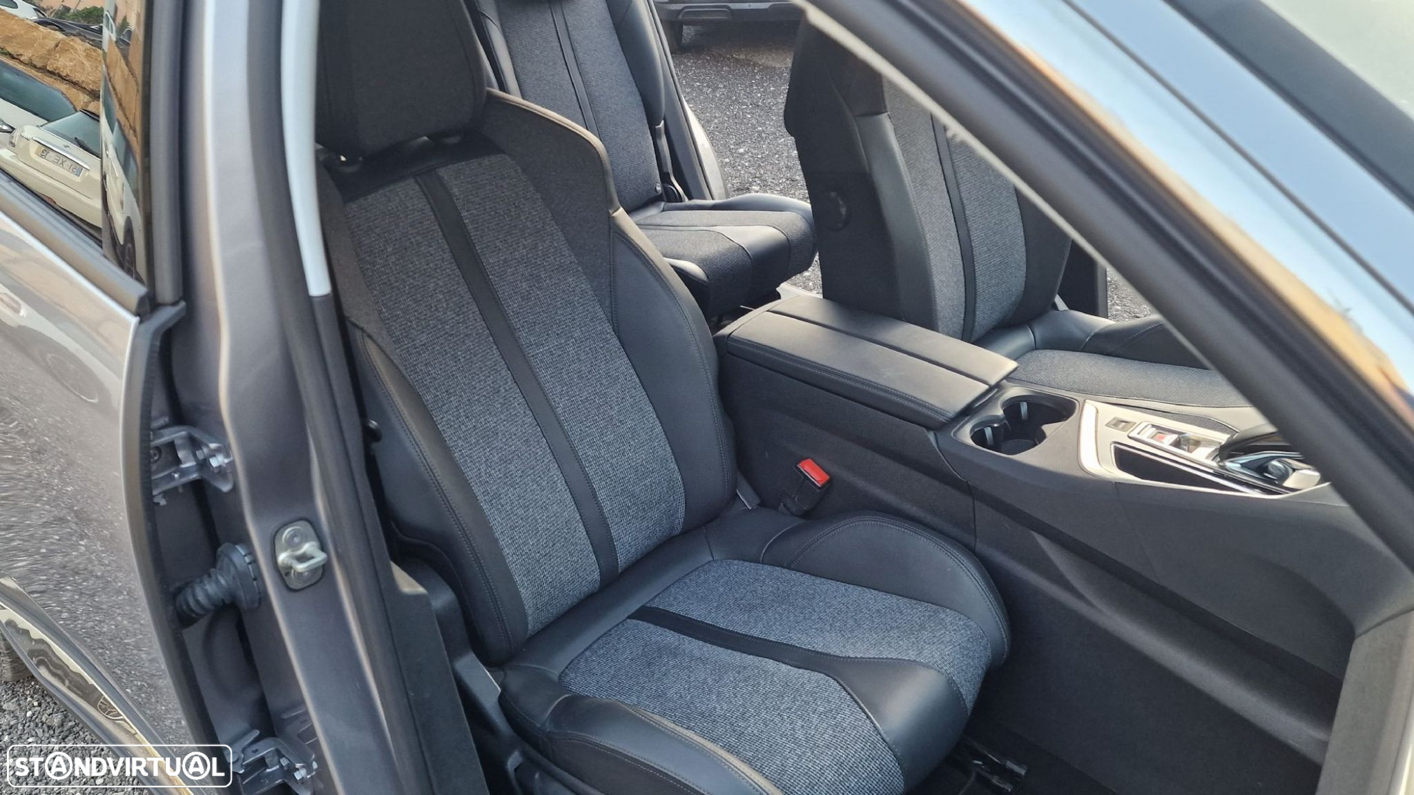 Peugeot 5008 1.5 BlueHDi Allure EAT8 - 24