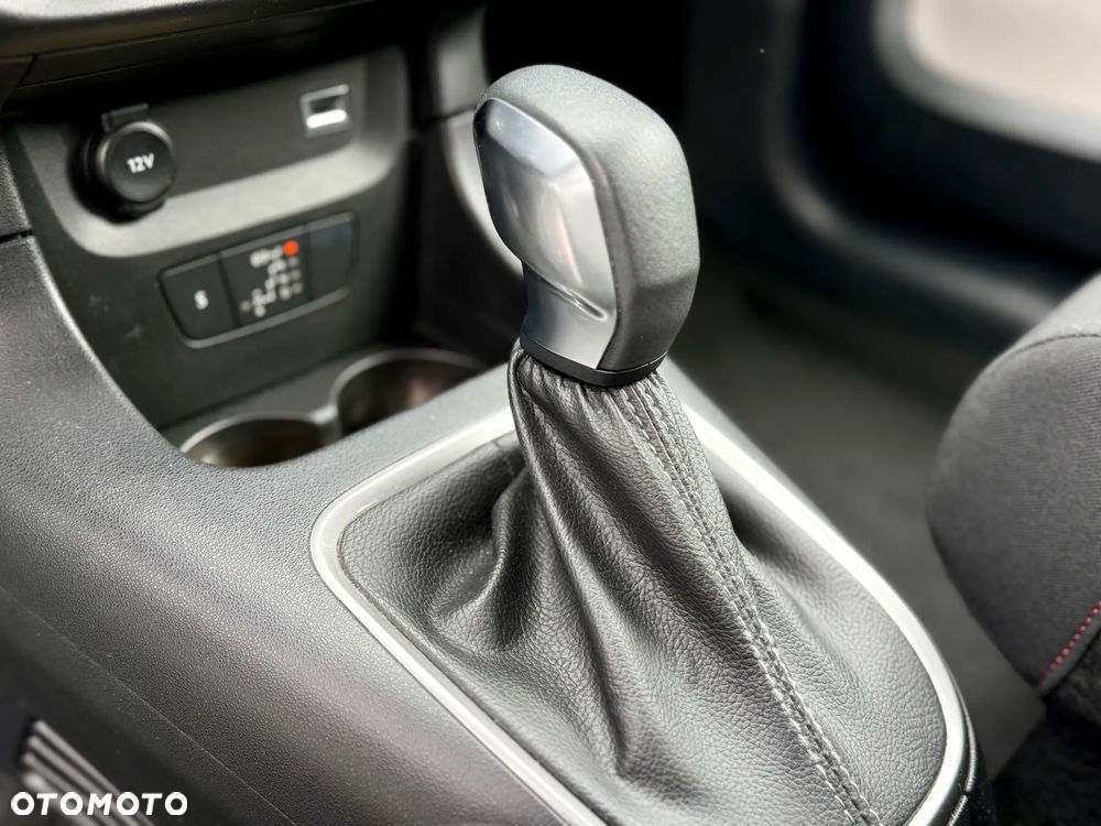 Citroën C3 1.2 PureTech Shine EAT6 - 19