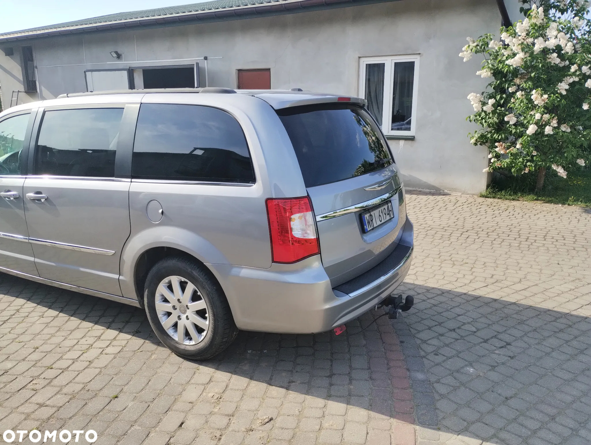 Chrysler Town & Country - 5