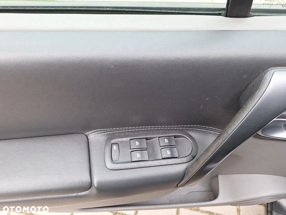 Renault Scenic 1.5 dCi Authentique - 10