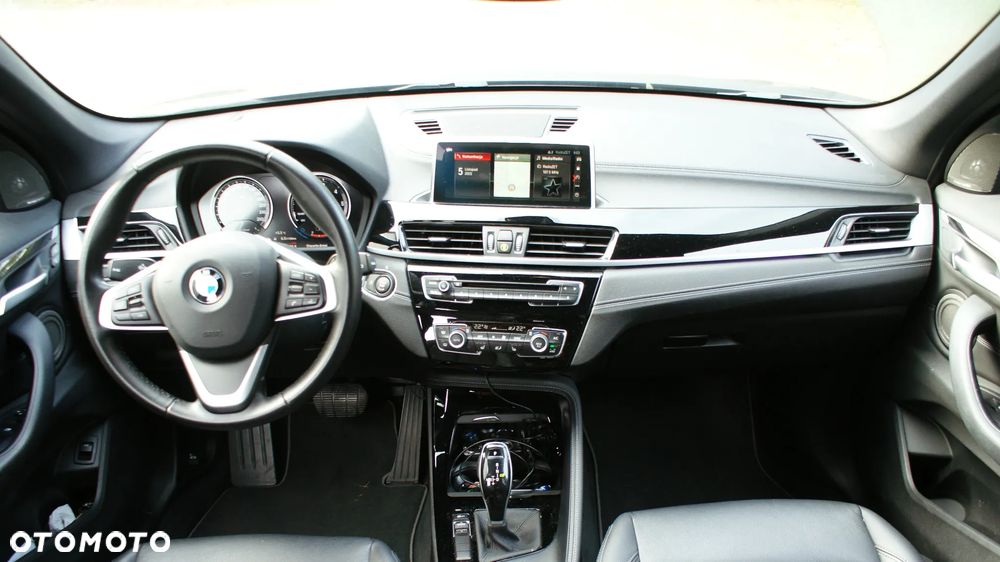 BMW X1 xDrive18d Business Edition - 12