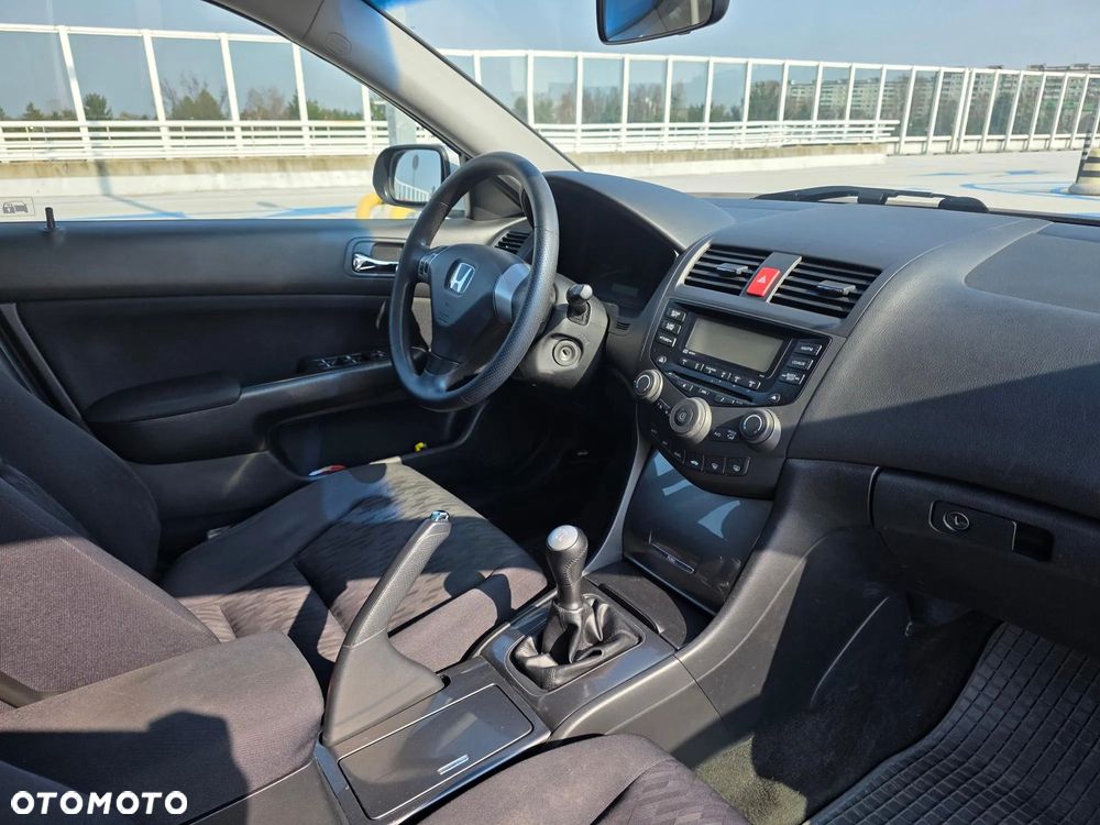 Honda Accord 2.0 Comfort - 16
