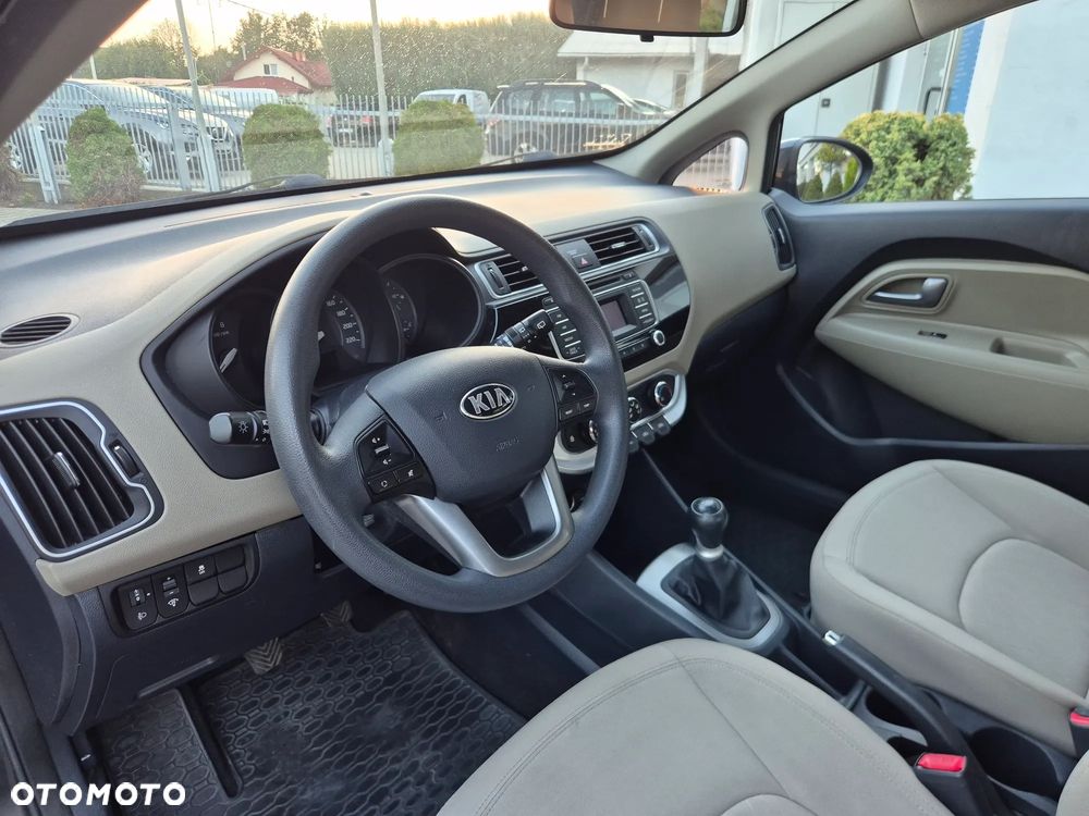 Kia Rio 1.2 Business Line - 13