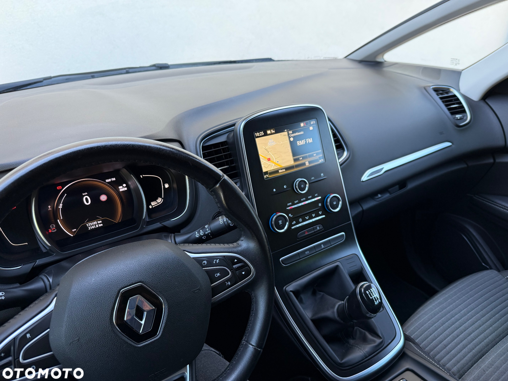 Renault Scenic TCe 140 GPF BUSINESS EDITION - 20