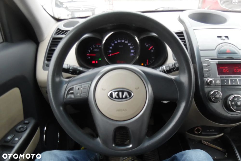Kia Soul 1.6 CRDi L - 11