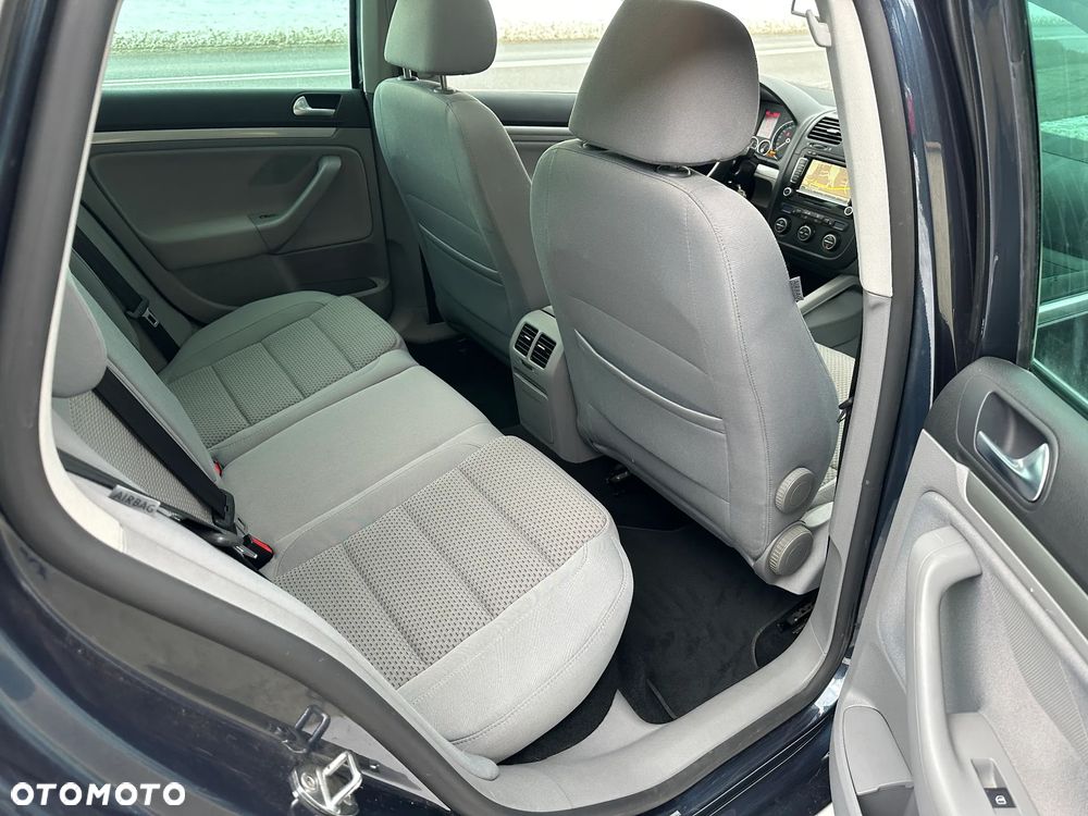 Volkswagen Golf - 23