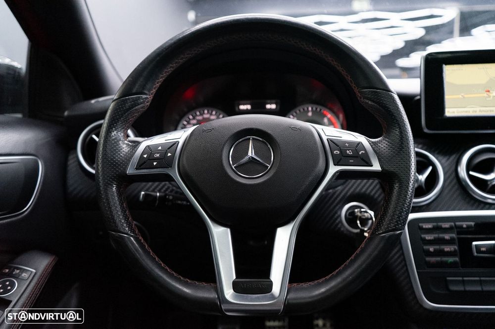 Mercedes-Benz A 180 d AMG Line - 35