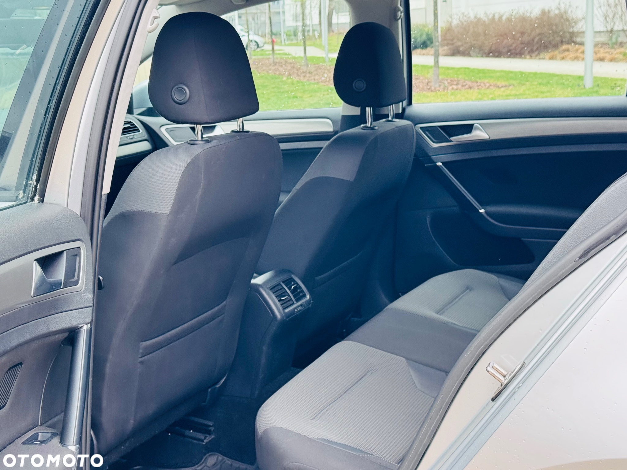 Volkswagen Golf VI 1.6 TDI Trendline - 36