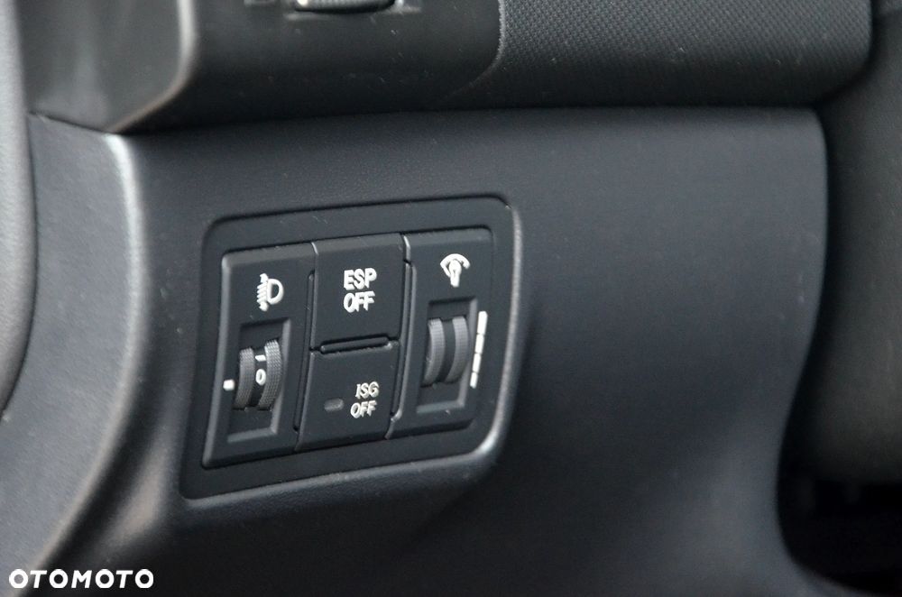 Hyundai i30 1.6 CRDi FIFA WM Edition - 28