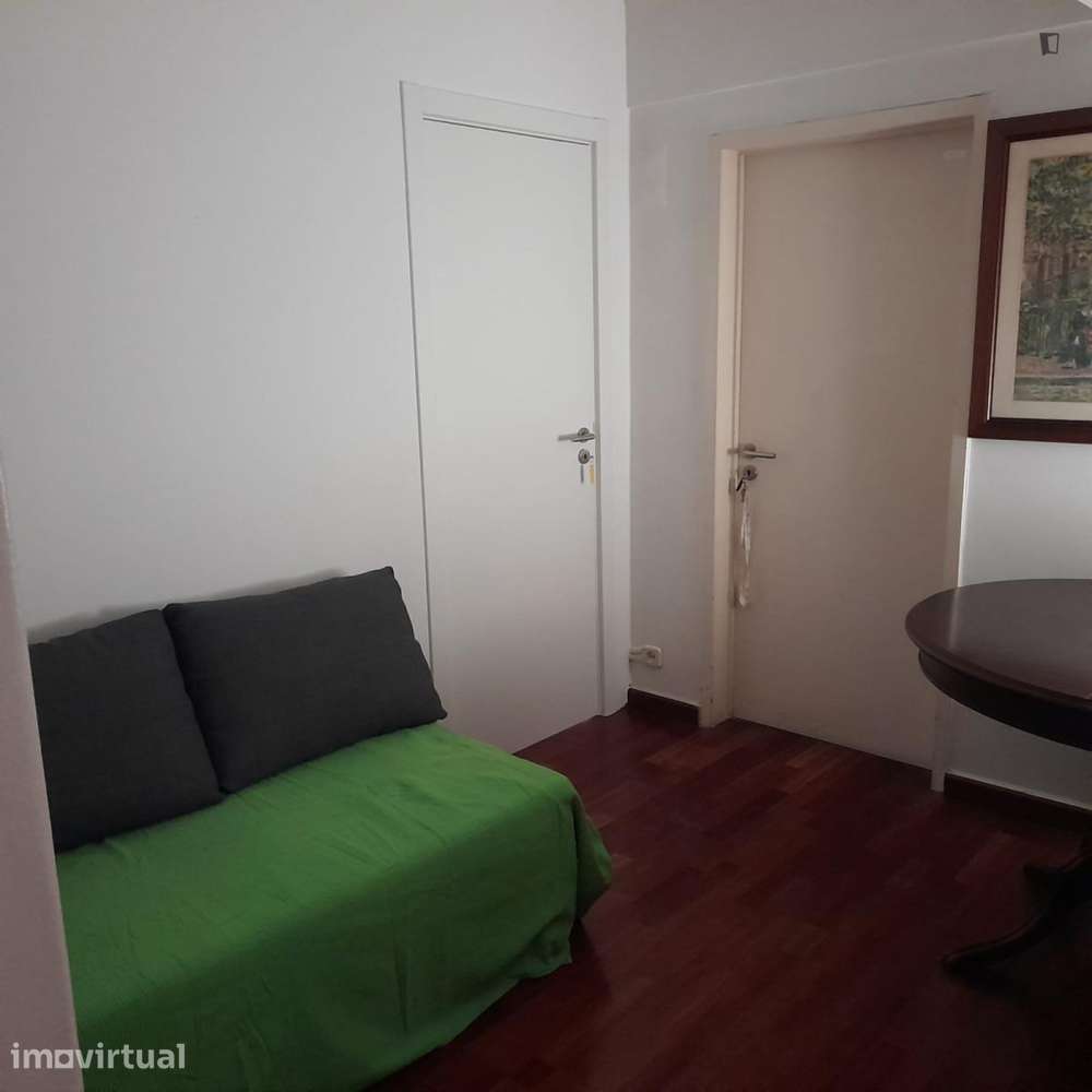 Quarto - localizado em Carnide Lisbon - Grande imagem: 5/17