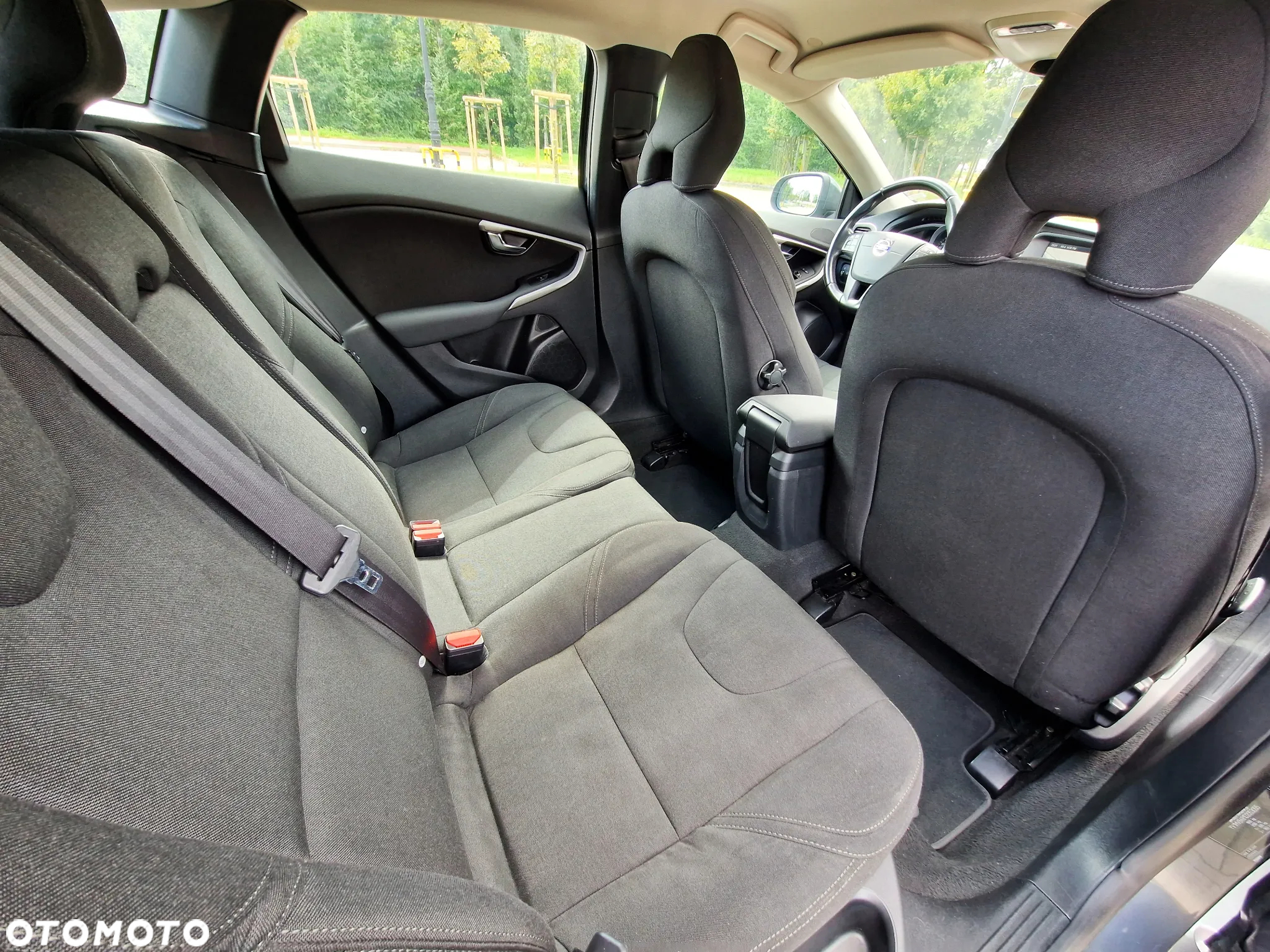 Volvo V40 D2 Momentum - 24