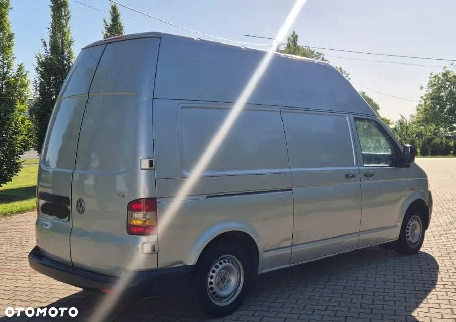 Volkswagen Transporter T5 - 4