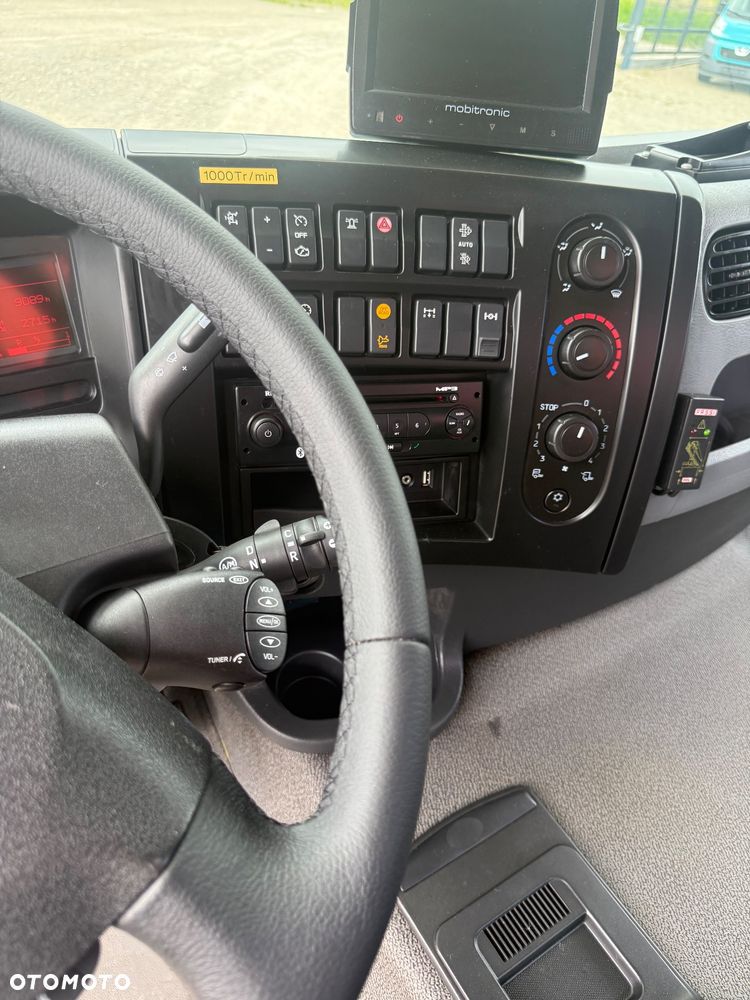 Renault C 320 SKRZYNIA 7.40m HDS FASSI F120B.1.22 + PILOT / 4x2 / STAN BDB - 28