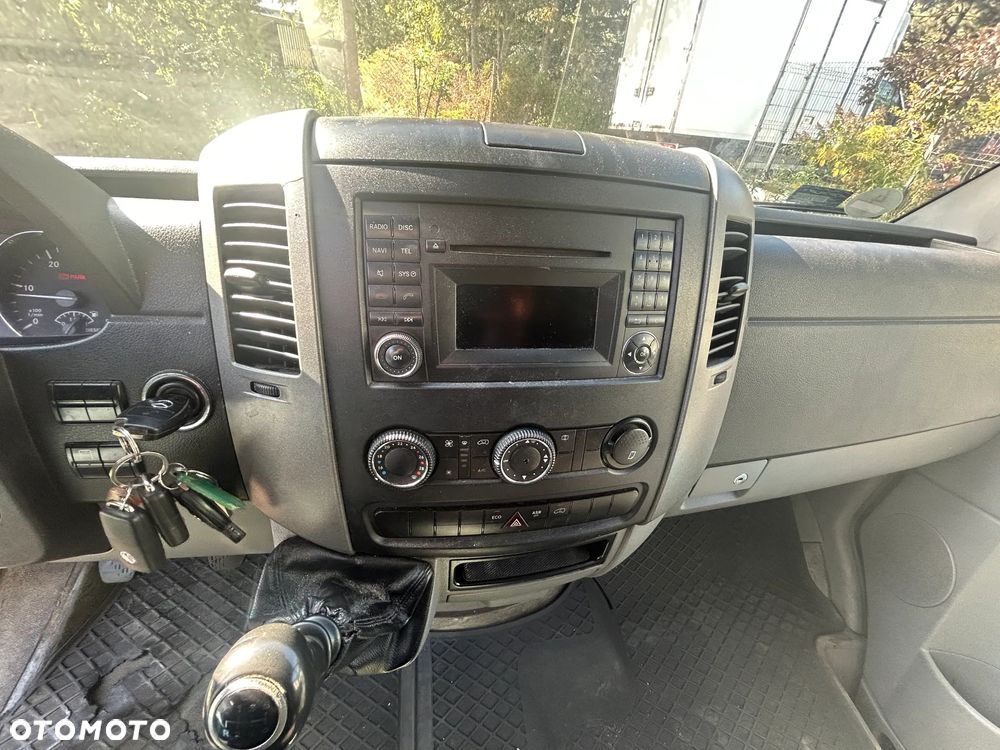 Mercedes-Benz SPRINTER - 28