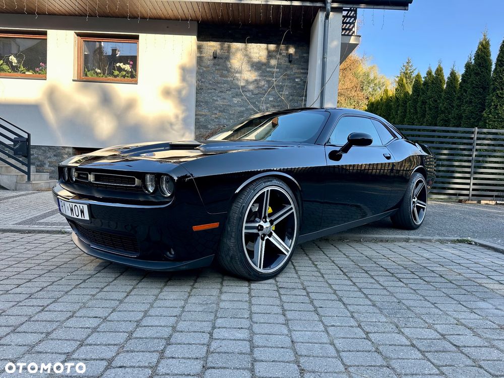 Dodge Challenger - 2