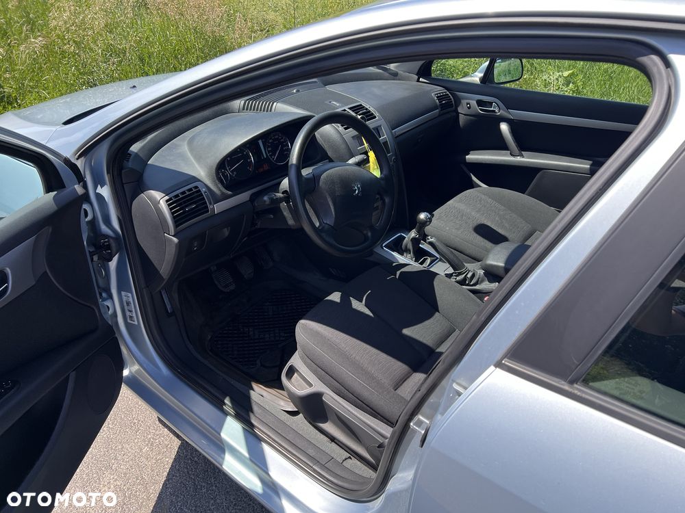 Peugeot 407 - 6