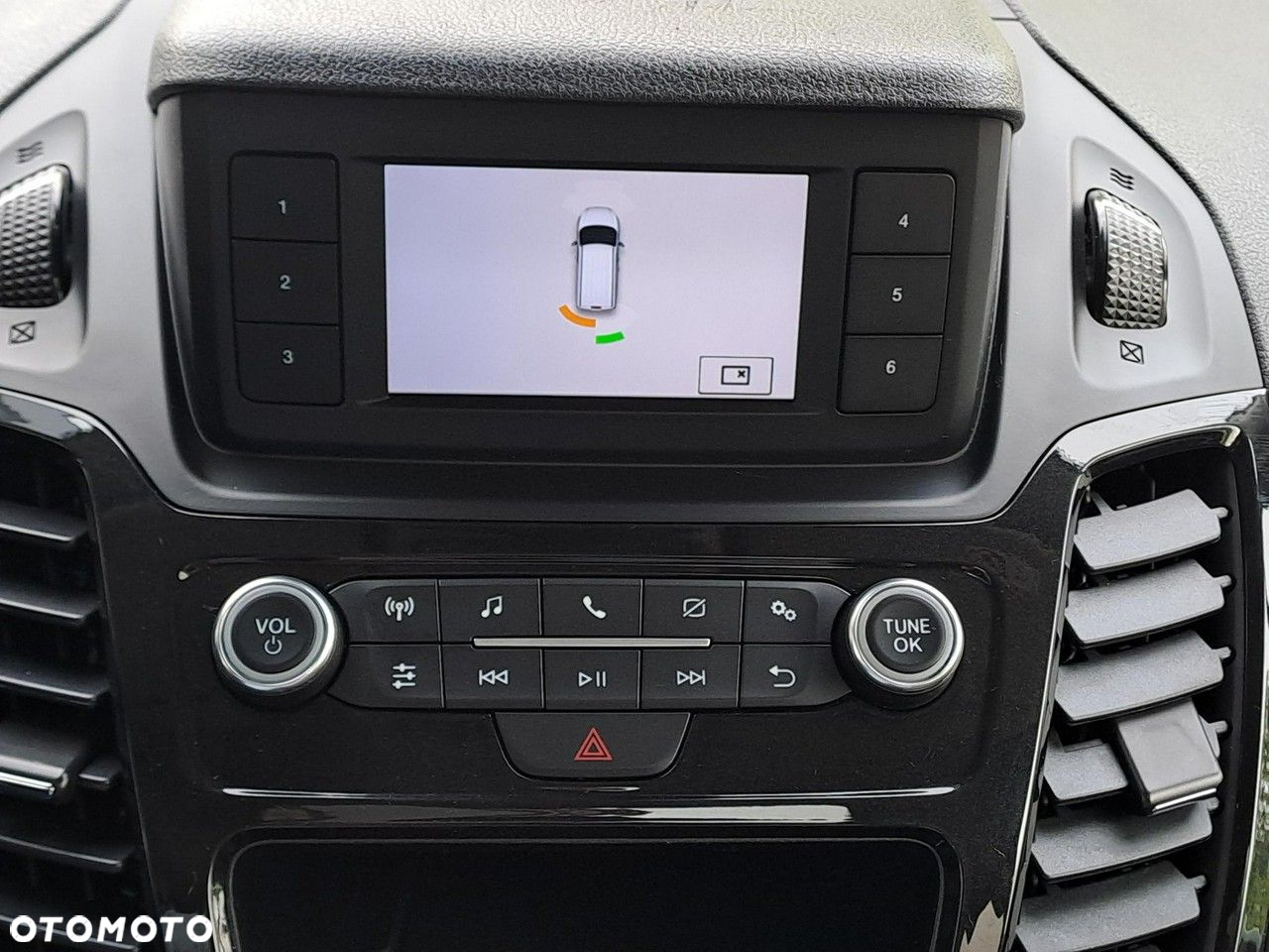 Ford Tourneo Connect Grand - 25