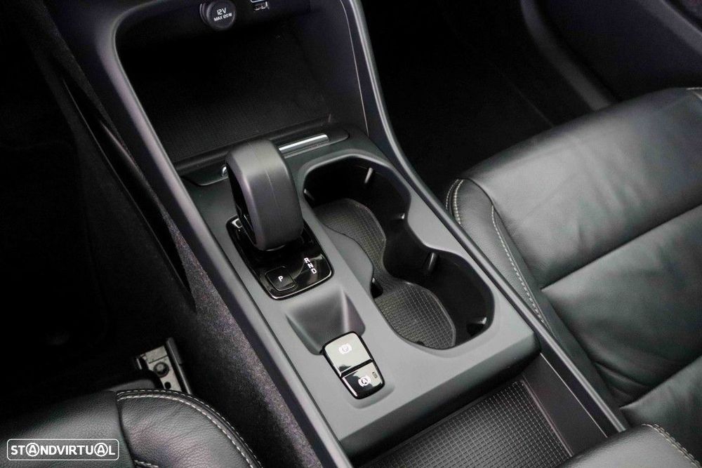 Volvo XC 40 - 35