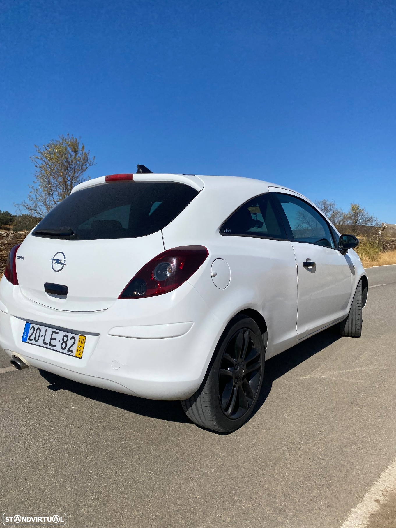 Opel Corsa 1.2 Black Edition - 4
