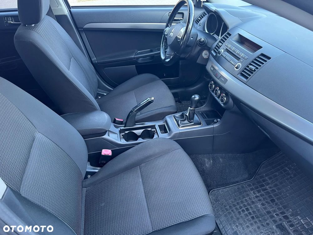 Mitsubishi Lancer 1.8 Invite - 9