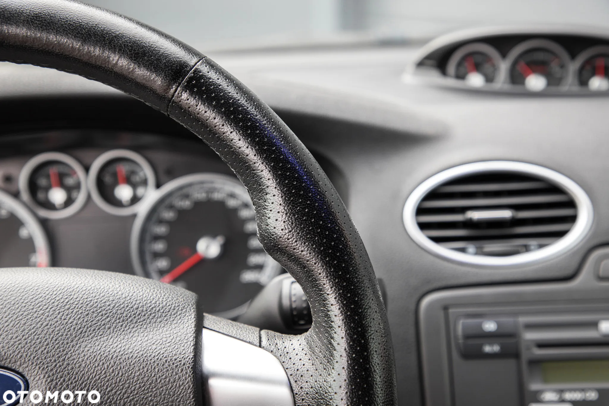 Ford Focus 2.5 ST - 24