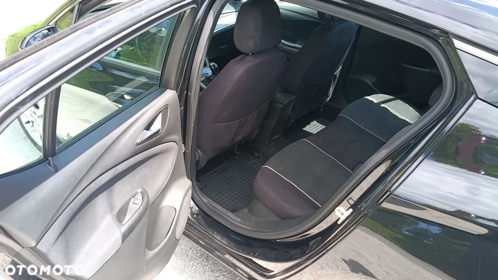 Opel Astra 1.2 T Edition S&S - 9