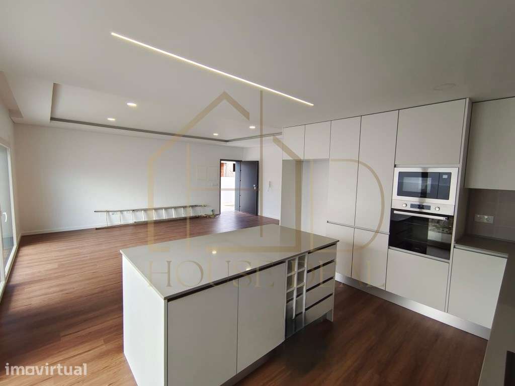 Moradia Térrea T3 +1 com Espaço para Piscina. Fernão Ferro - Grande imagem: 4/55