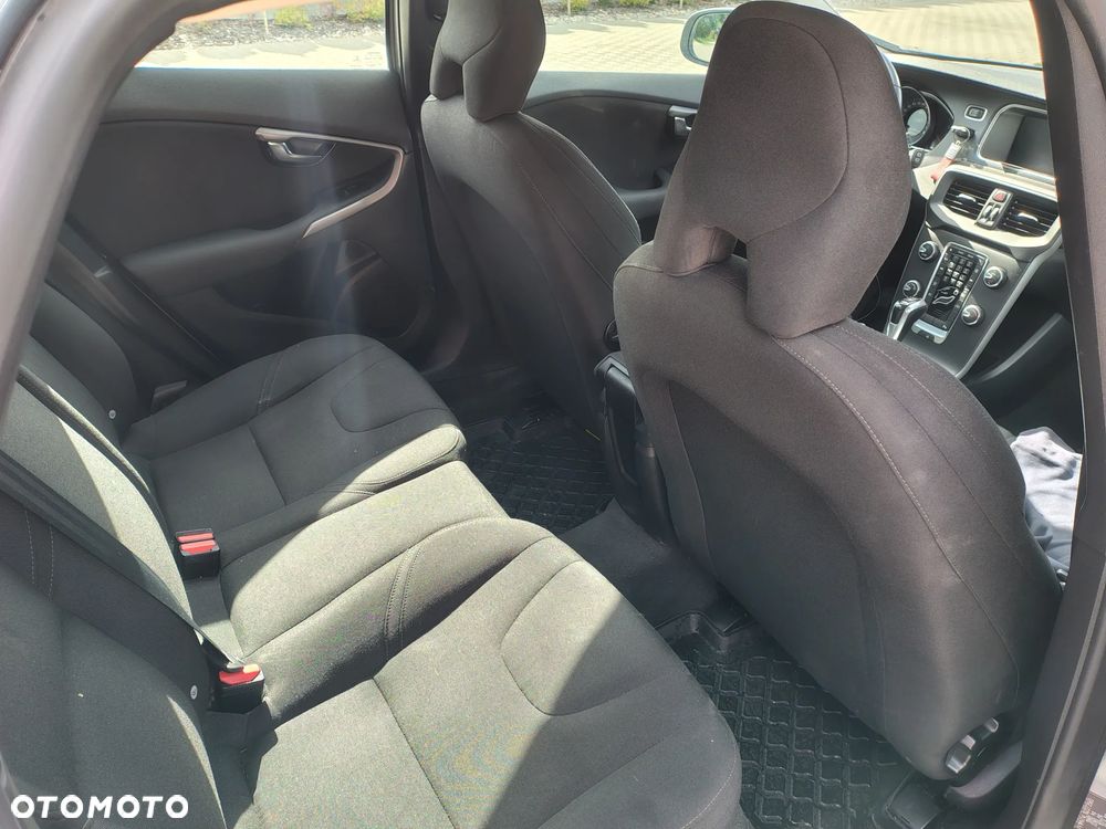 Volvo V40 D2 - 10