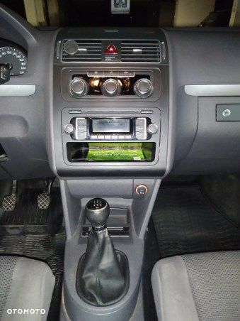 Volkswagen Touran - 10