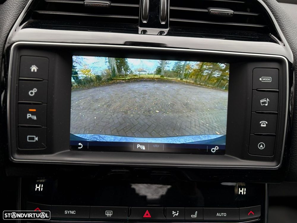 Jaguar XE E-Performance Prestige - 4