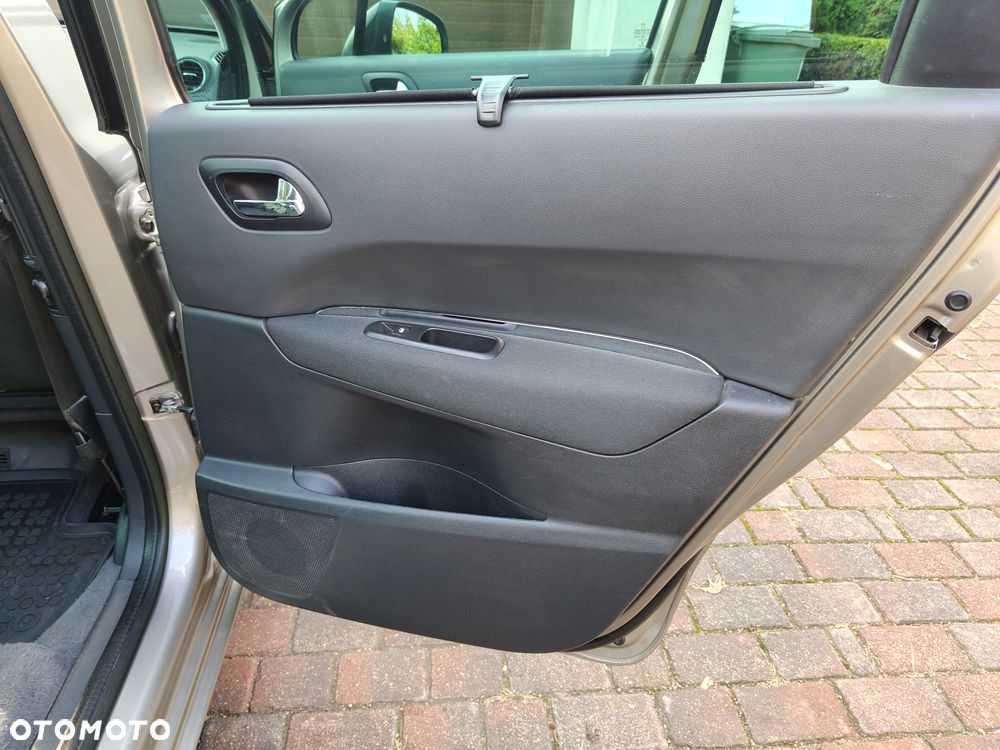 Peugeot 5008 - 22