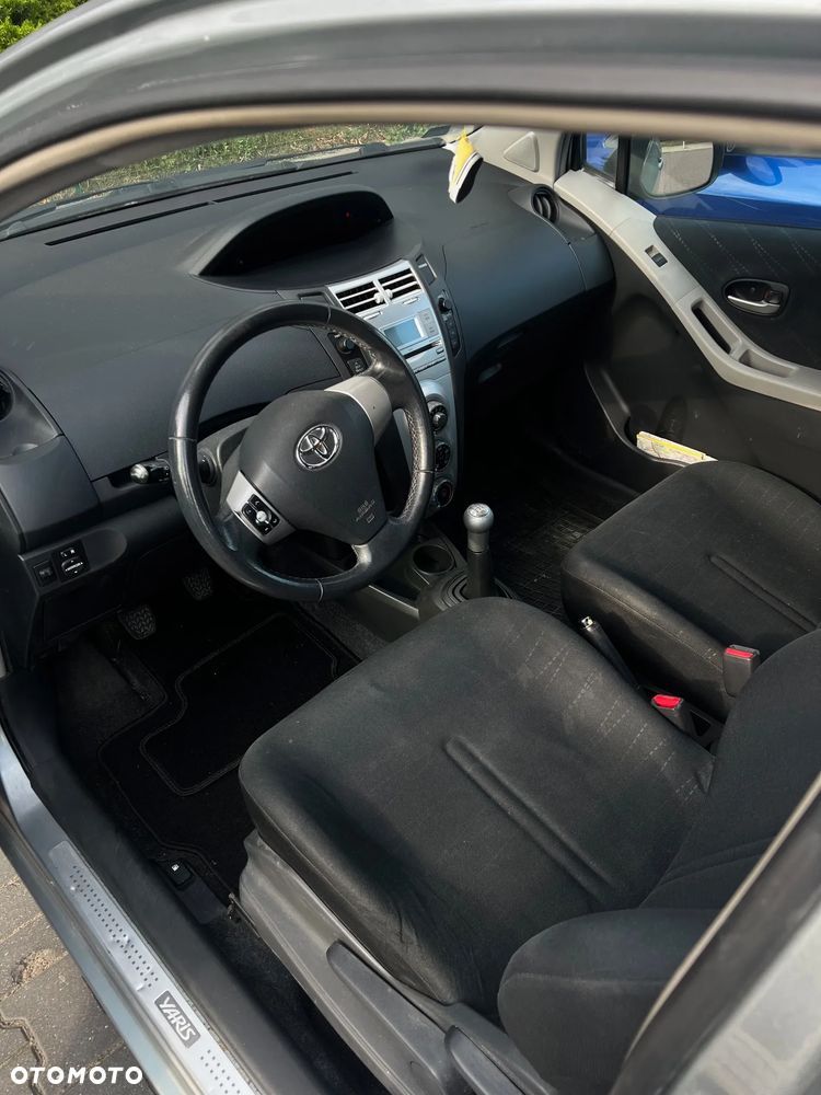 Toyota Yaris - 7