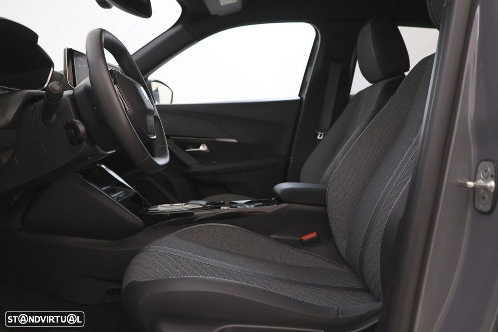 Peugeot e-2008 54 kWh Allure - 5