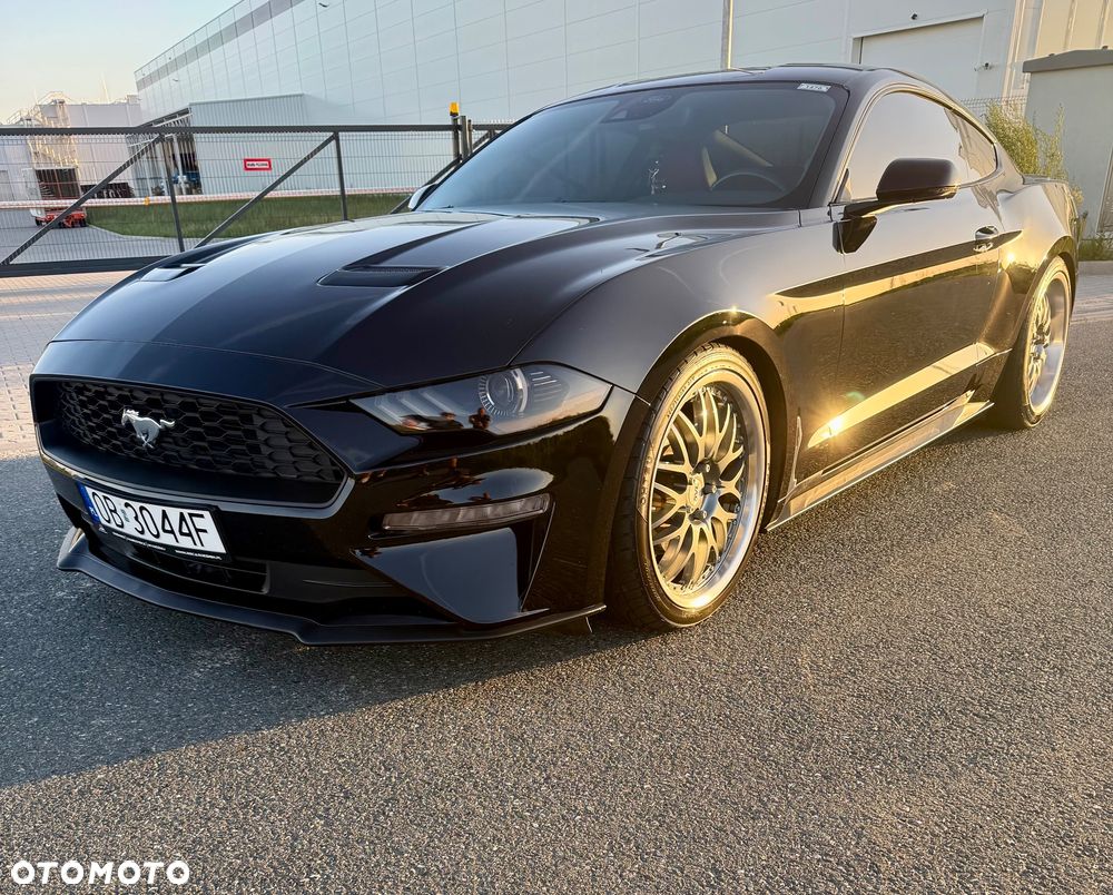 Ford Mustang - 2